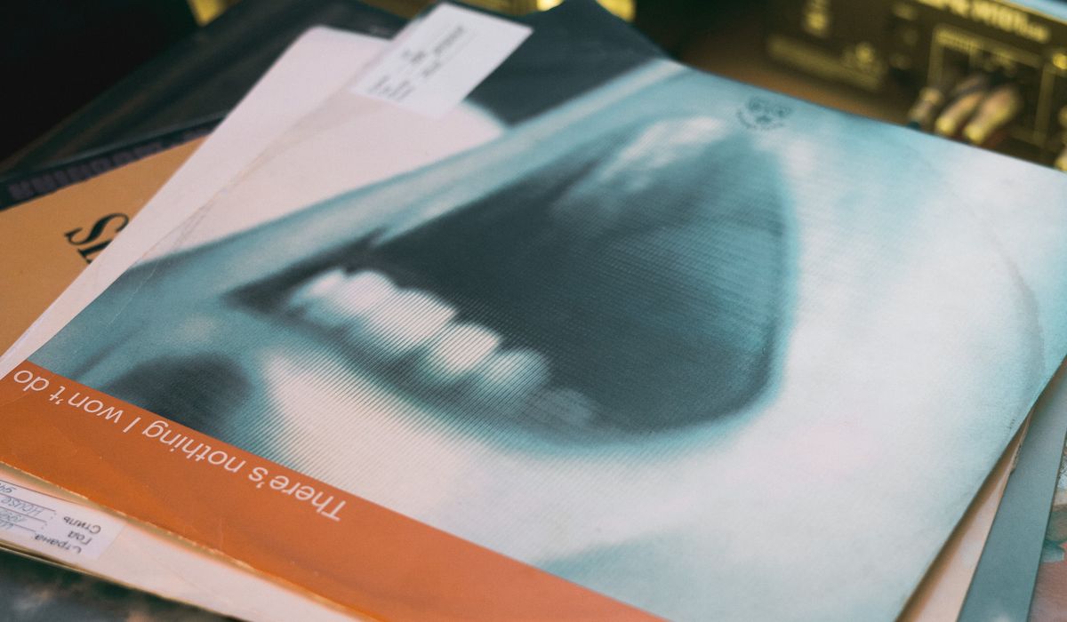 Beginner Guide to Grading Second-Hand Vinyl Records Accurately